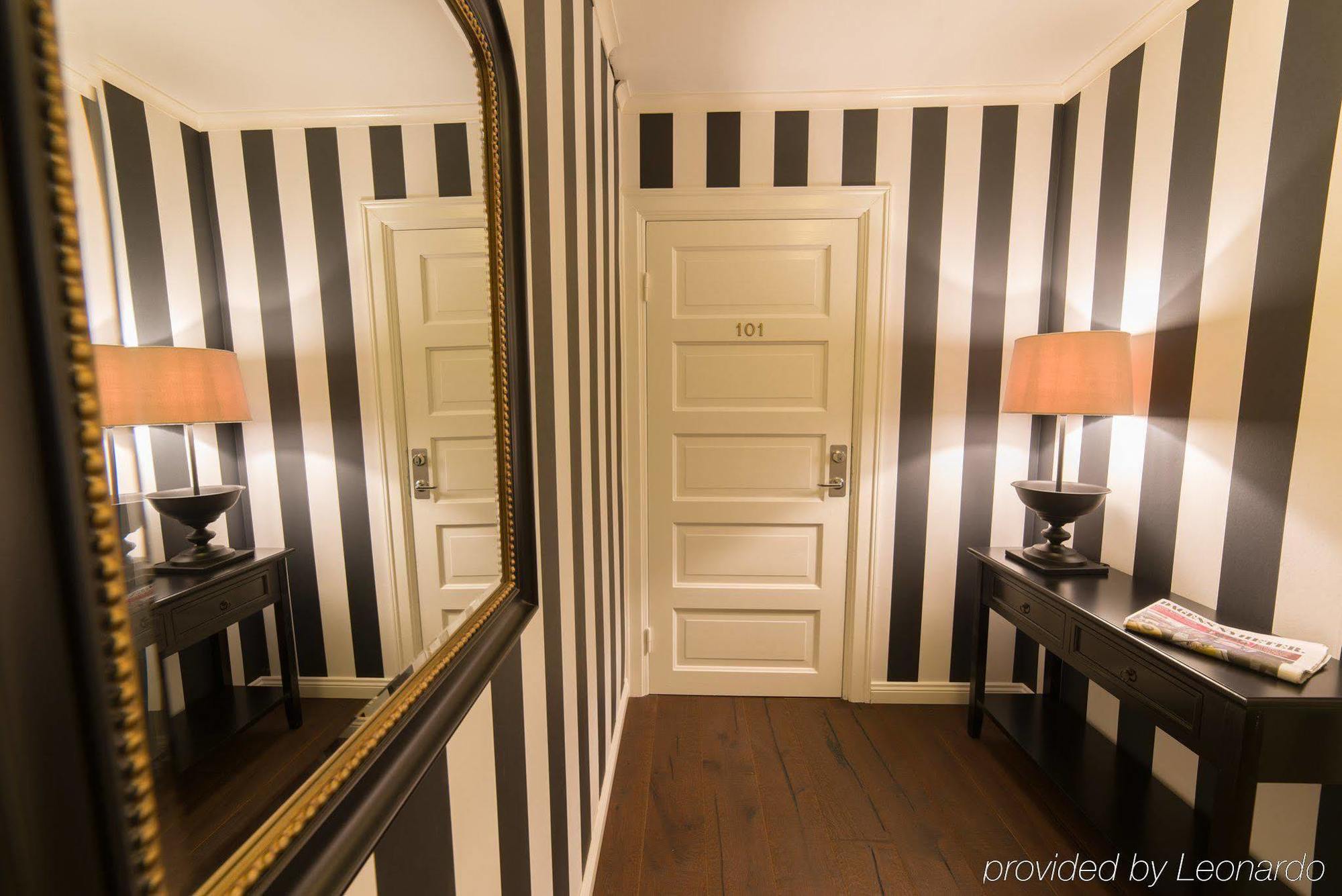 Hotell Stensborg Шеллефтео Экстерьер фото