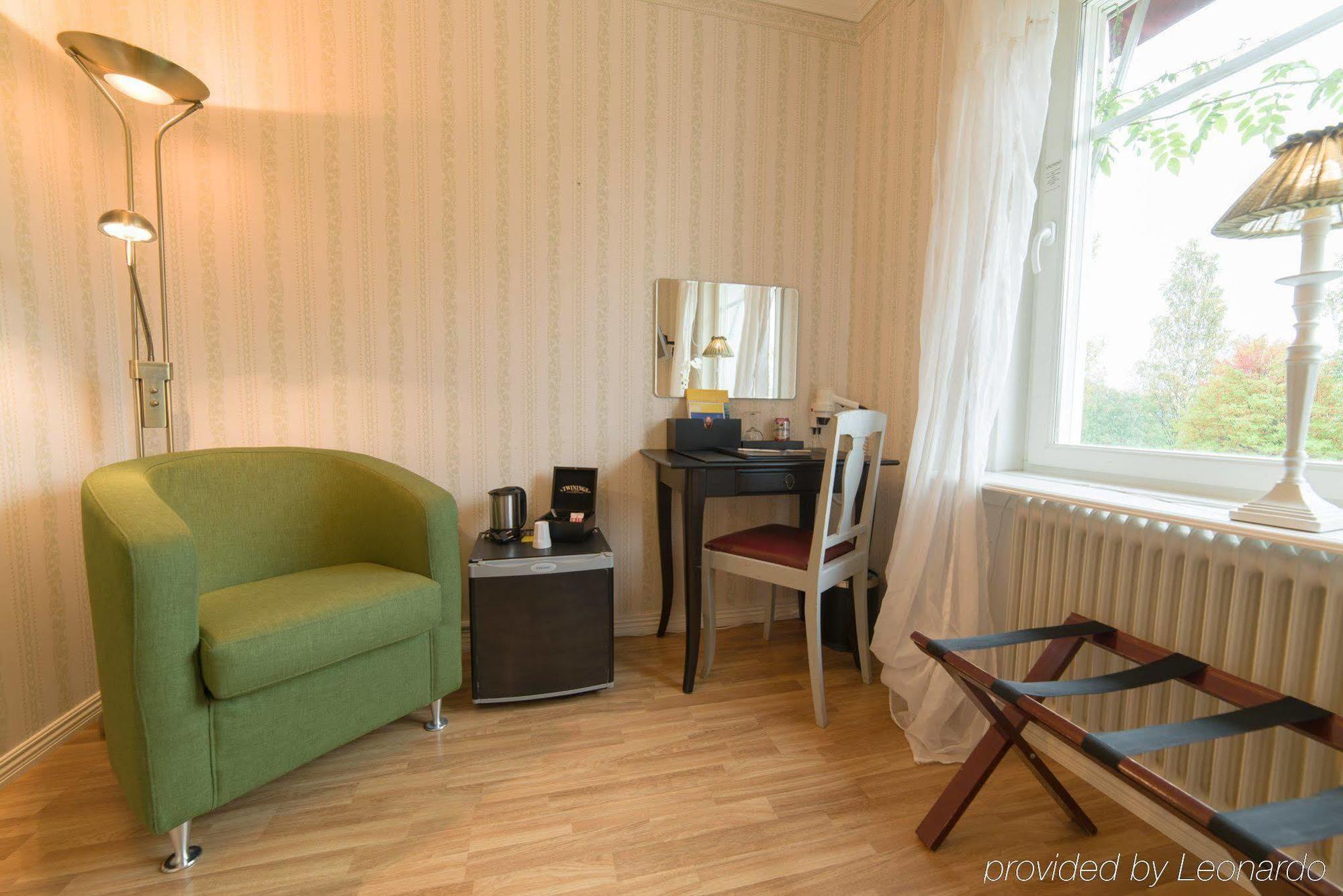 Hotell Stensborg Шеллефтео Экстерьер фото