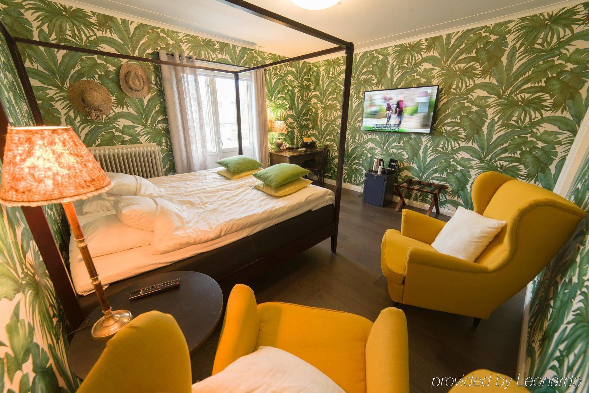 Hotell Stensborg Шеллефтео Экстерьер фото
