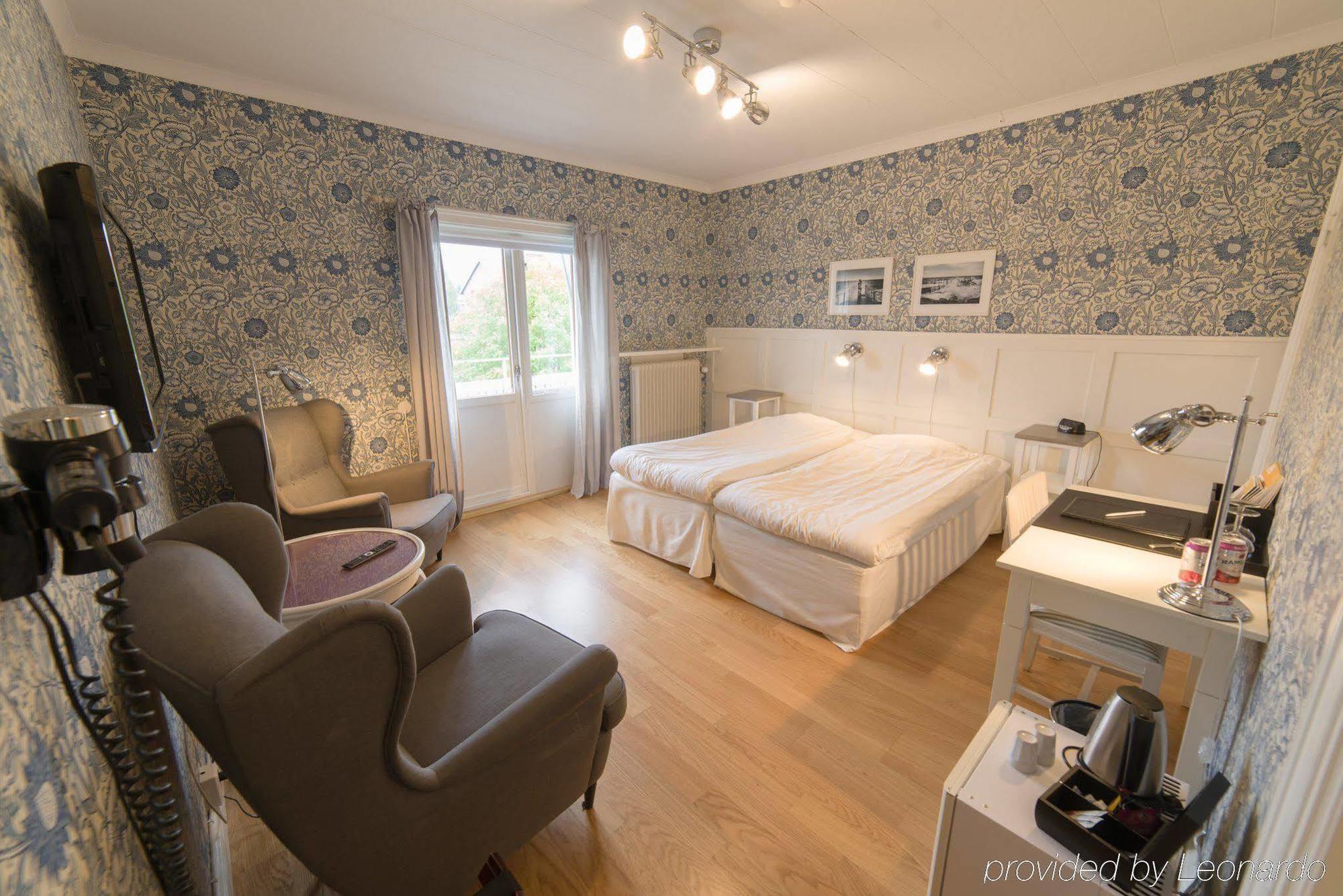 Hotell Stensborg Шеллефтео Экстерьер фото