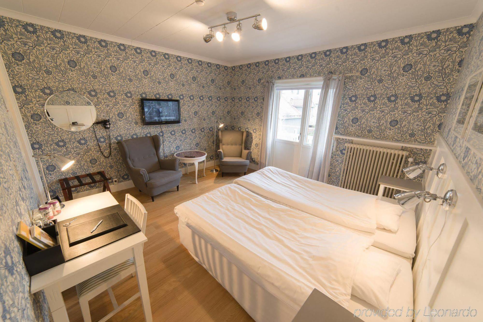 Hotell Stensborg Шеллефтео Экстерьер фото