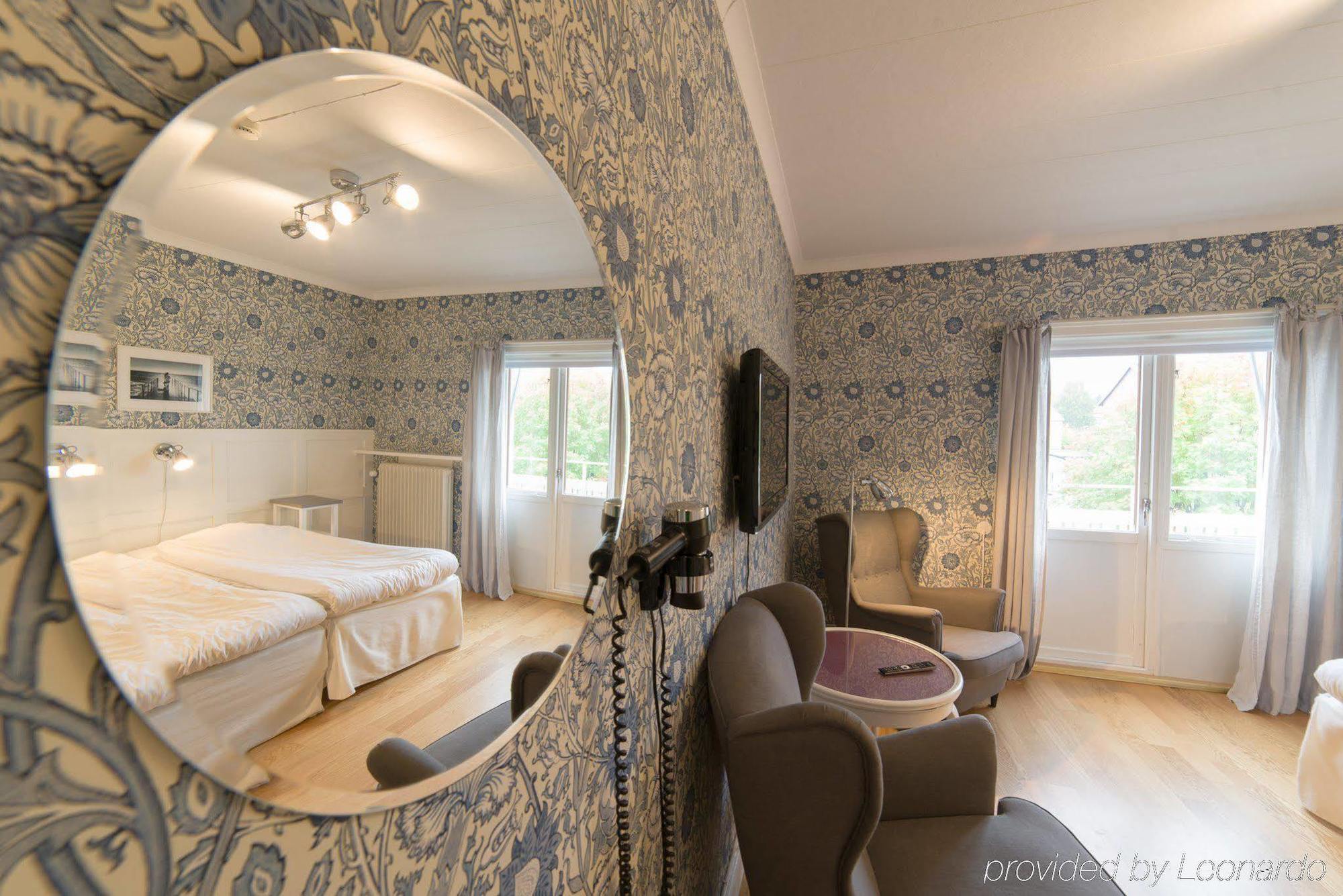Hotell Stensborg Шеллефтео Экстерьер фото
